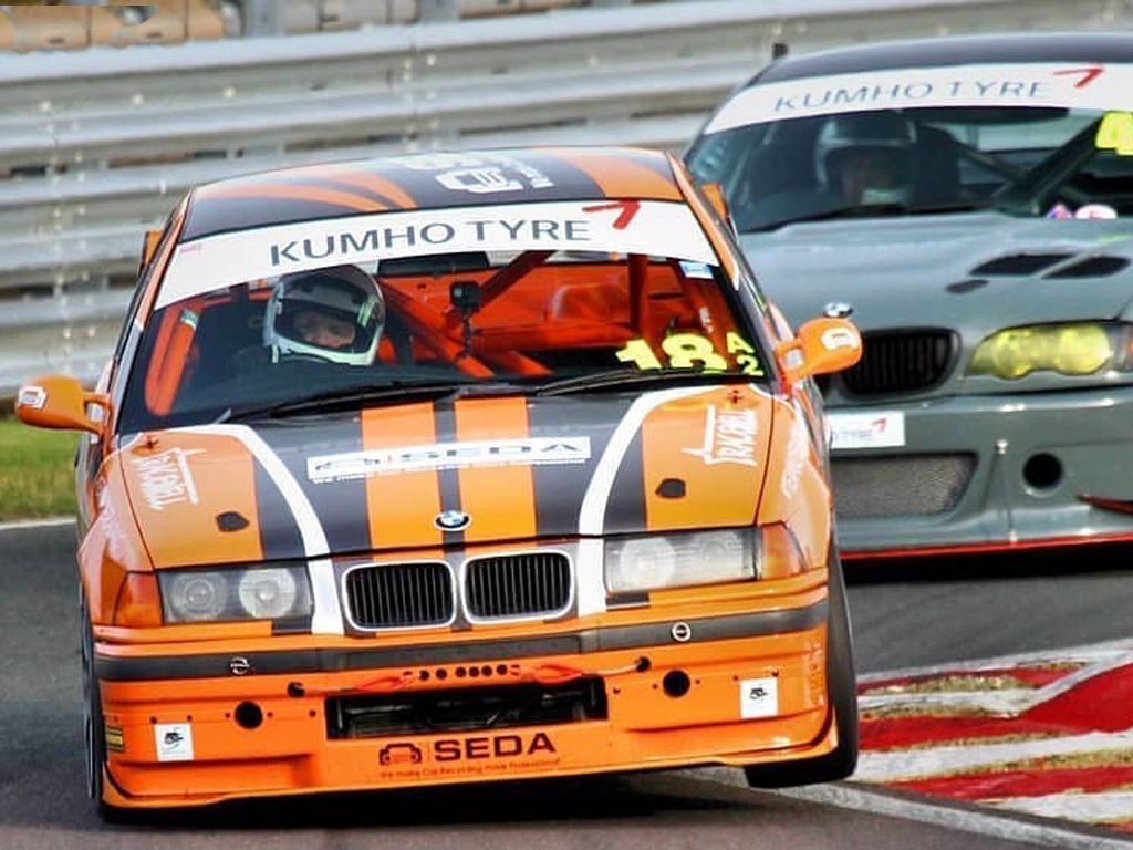 racecar1 - SEDA supports British race car driver Scott Noye