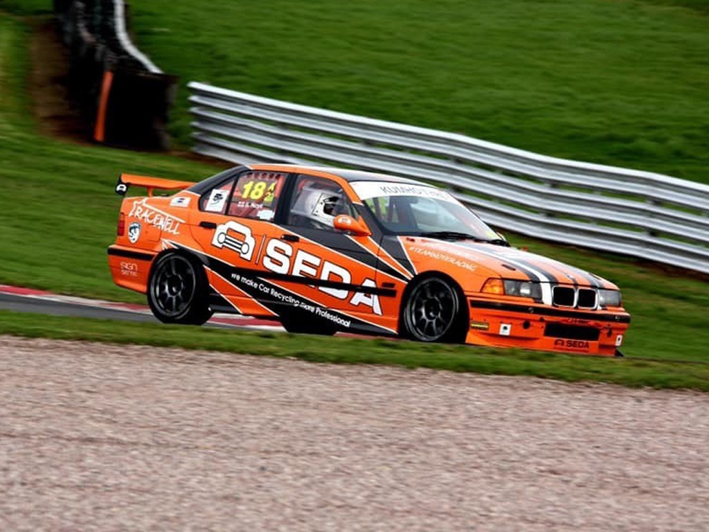 racecar beitragsbild - SEDA supports British race car driver Scott Noye